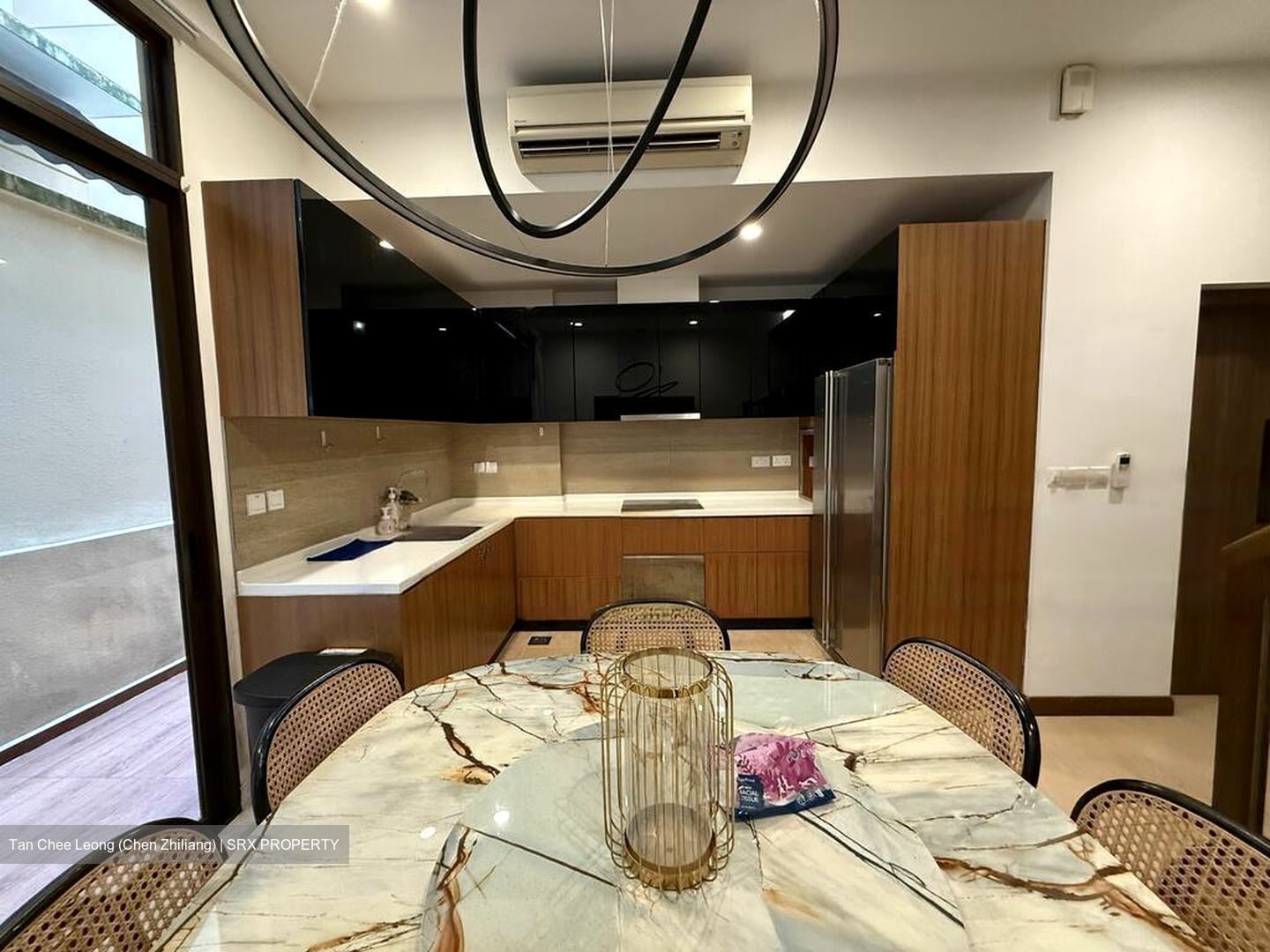 Holland Link (D10), Terrace #458164181